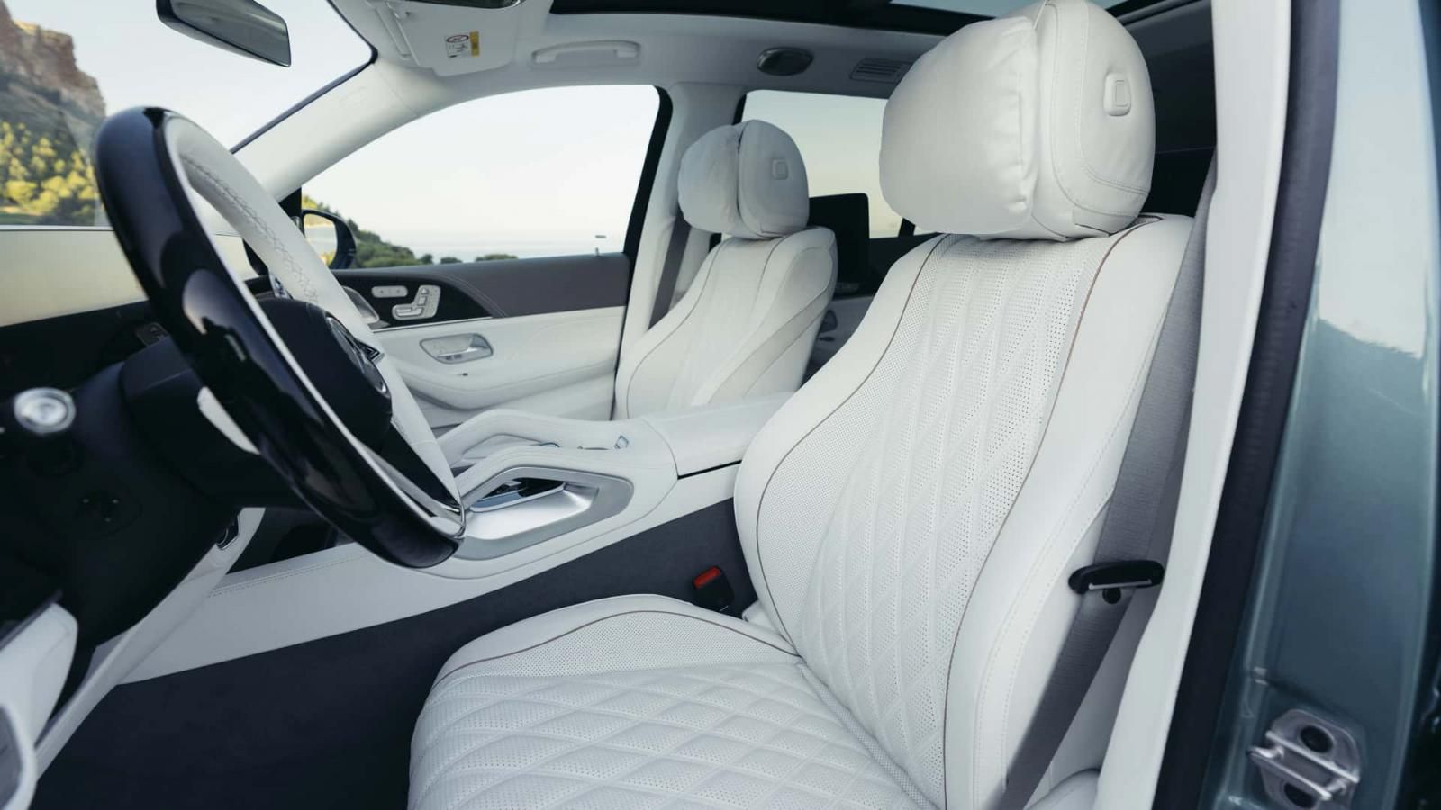 Επίσημη πρεμιέρα για την ανανεωμένη Mercedes-Maybach GLS 